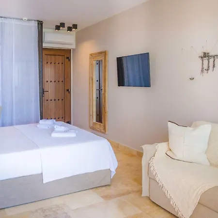 Agorastos 호텔 코이니라