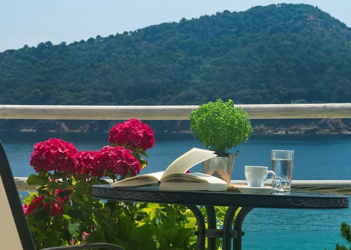 Agorastos Hotel Kinira